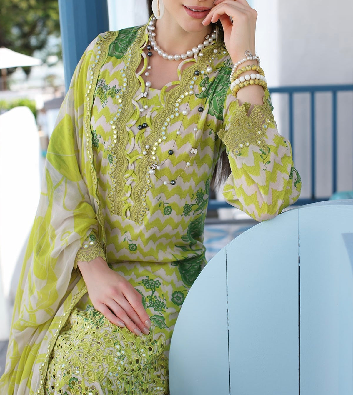 3-PC EMBROIDERED LAWN WITH EMBROIDRED CHIFFON DUPATTA CR4-0352