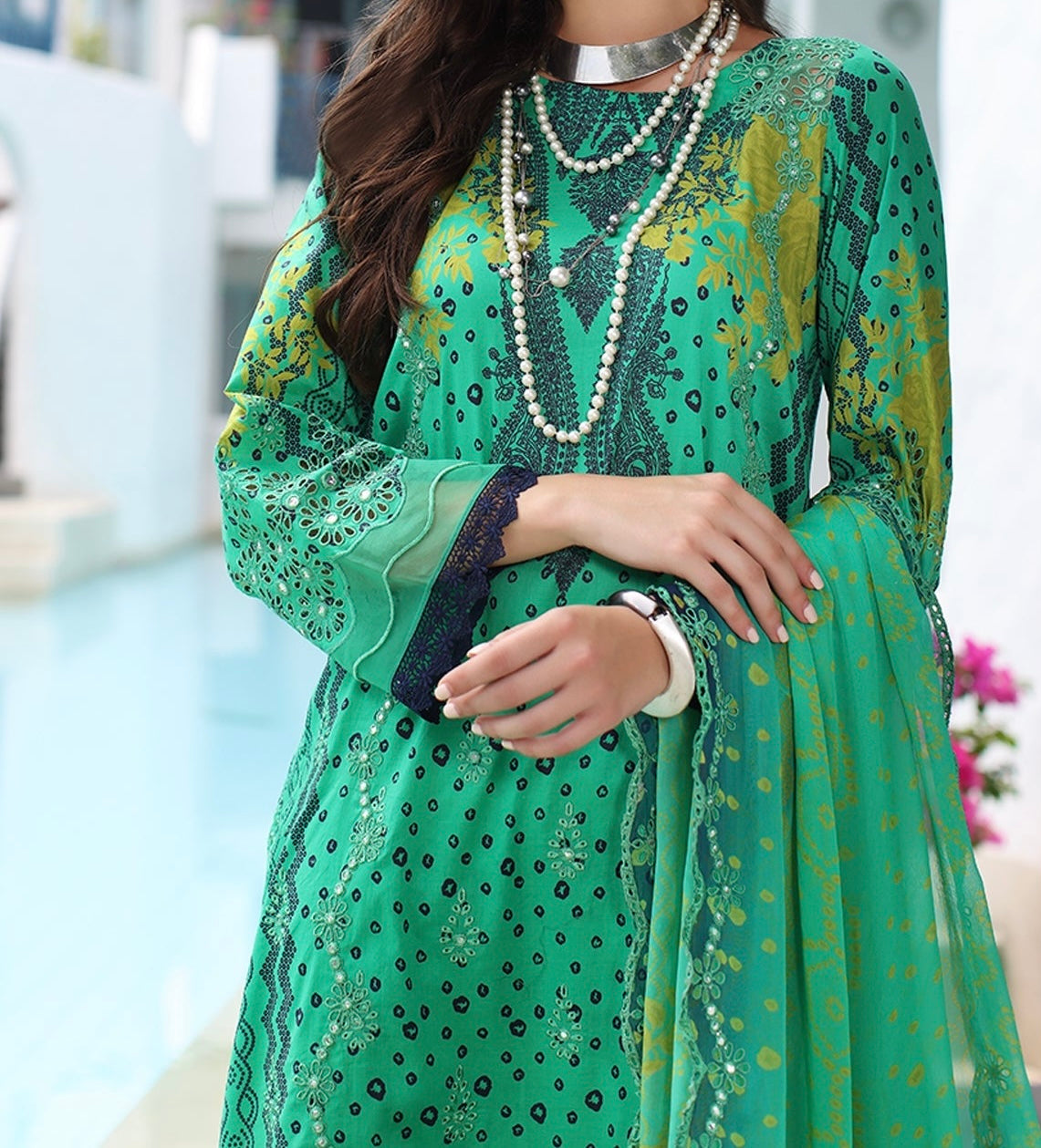 3-PC EMBROIDERED LAWN WITH EMBROIDRED CHIFFON DUPATTA CR4-0152