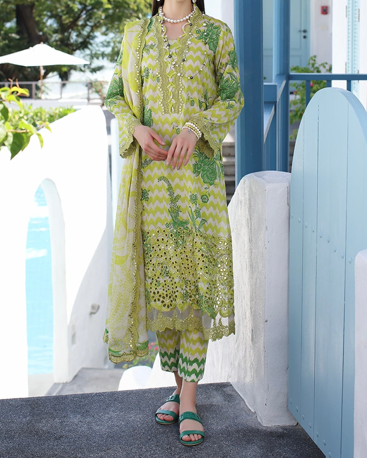 3-PC EMBROIDERED LAWN WITH EMBROIDRED CHIFFON DUPATTA CR4-0352