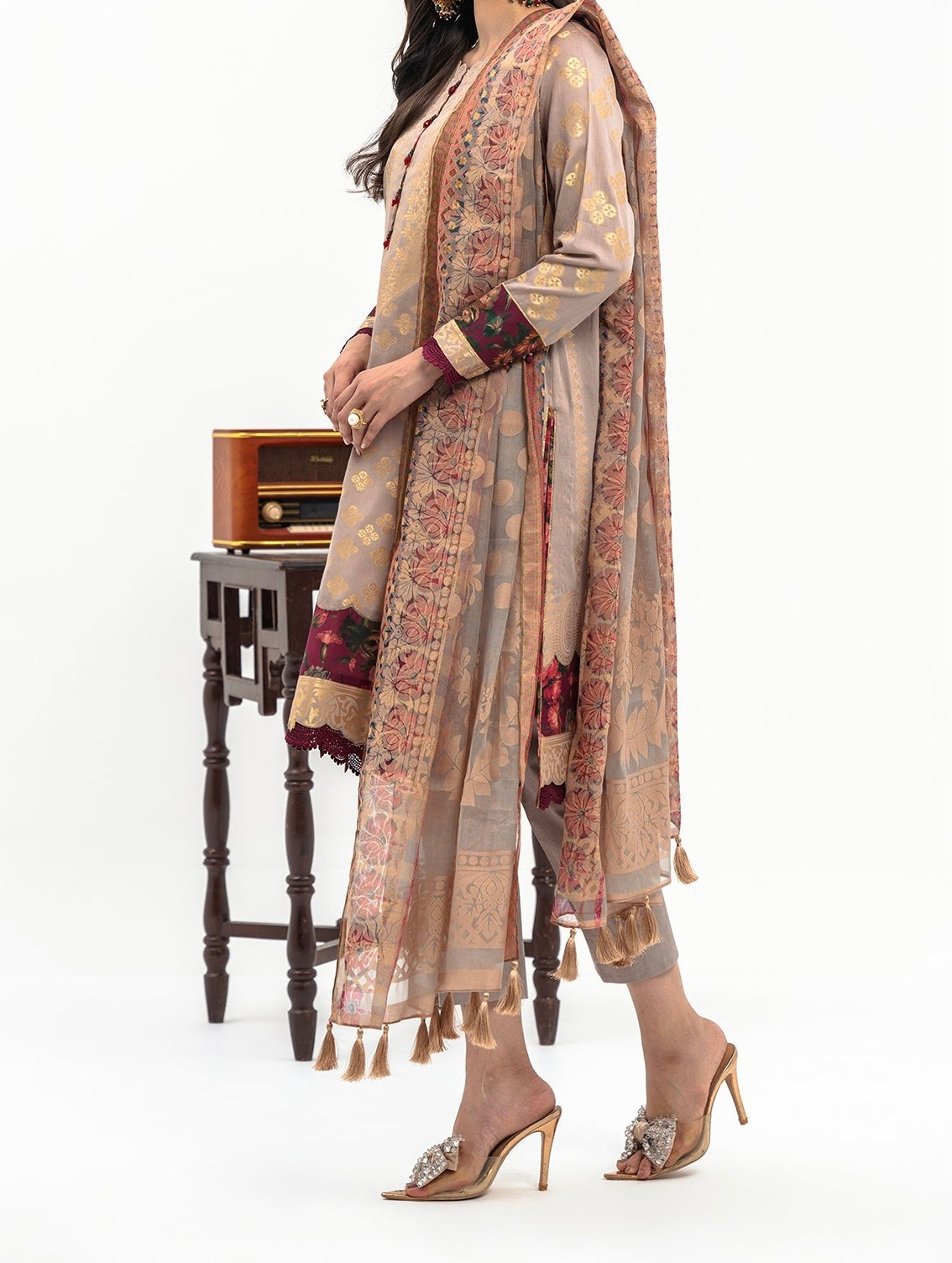 3-PC LAWN JACQUARD SHIRT WITH PRINTED DUPATTA AND TROUSER CLJ3-0840