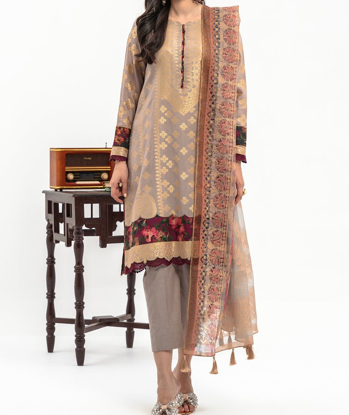 3-PC LAWN JACQUARD SHIRT WITH PRINTED DUPATTA AND TROUSER CLJ3-0840