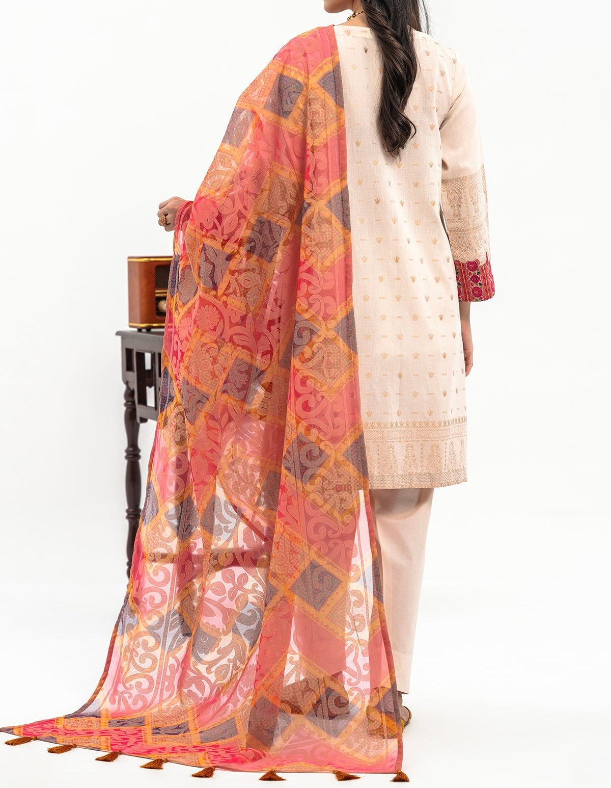 3-PC LAWN JACQUARD SHIRT WITH PRINTED DUPATTA AND TROUSER CLJ3-0440