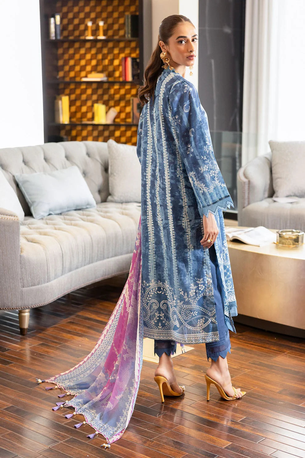 
“Elegant summer lawn outfit with printed cambric trouser and flowing chiffon dupatta – Nureh”