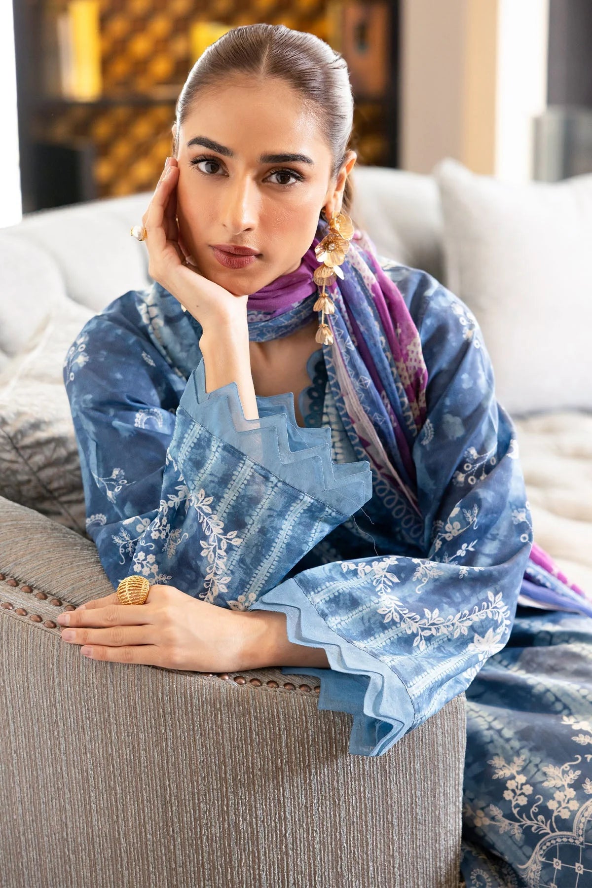 
“Printed lawn shirt with V-slit neckline and delicate pattern detailing – Nureh SP119”